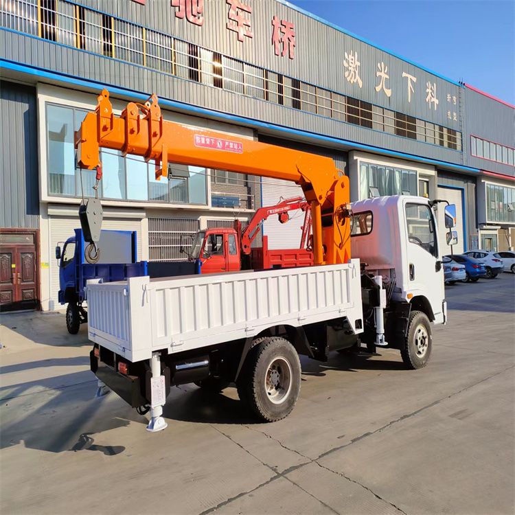 乌达区三轮随车吊定制 农用改装机自备吊中瑞长期出售